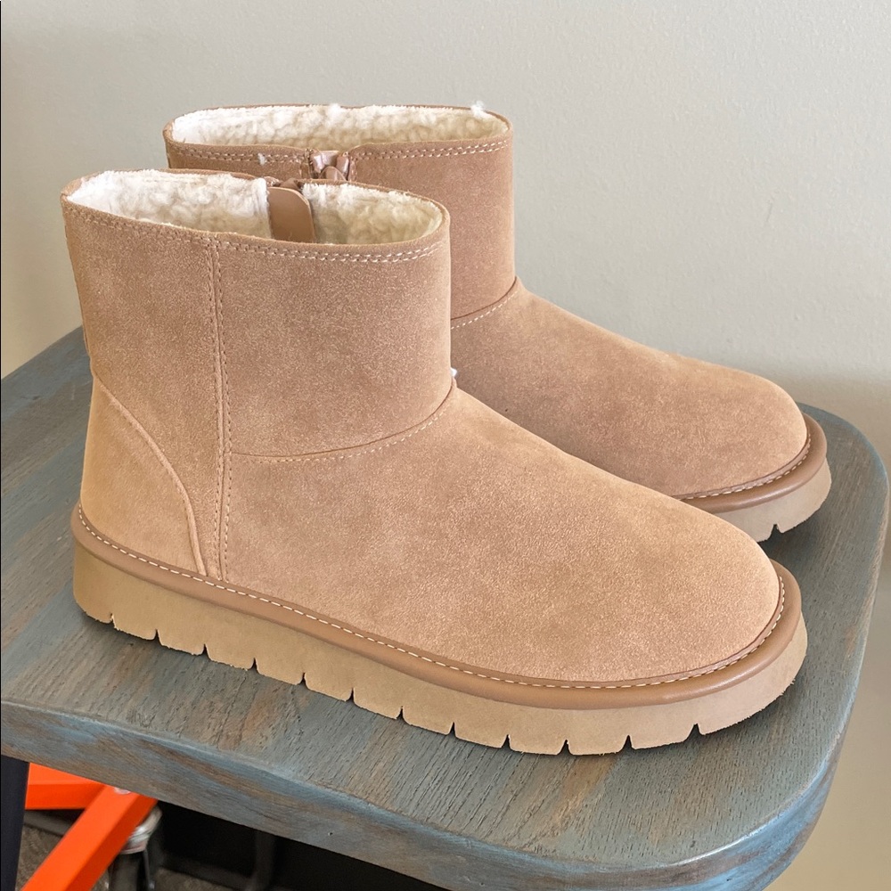NWT Tan Booties